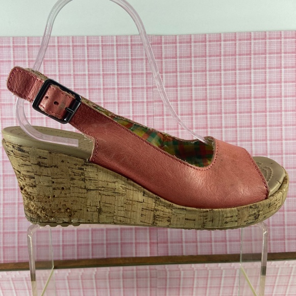 CROCS wedge sandals. - Picture 7 of 14